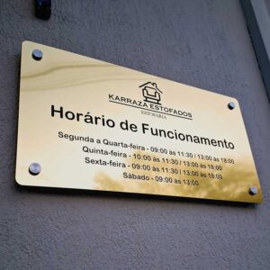 Placa horário de funcionamento